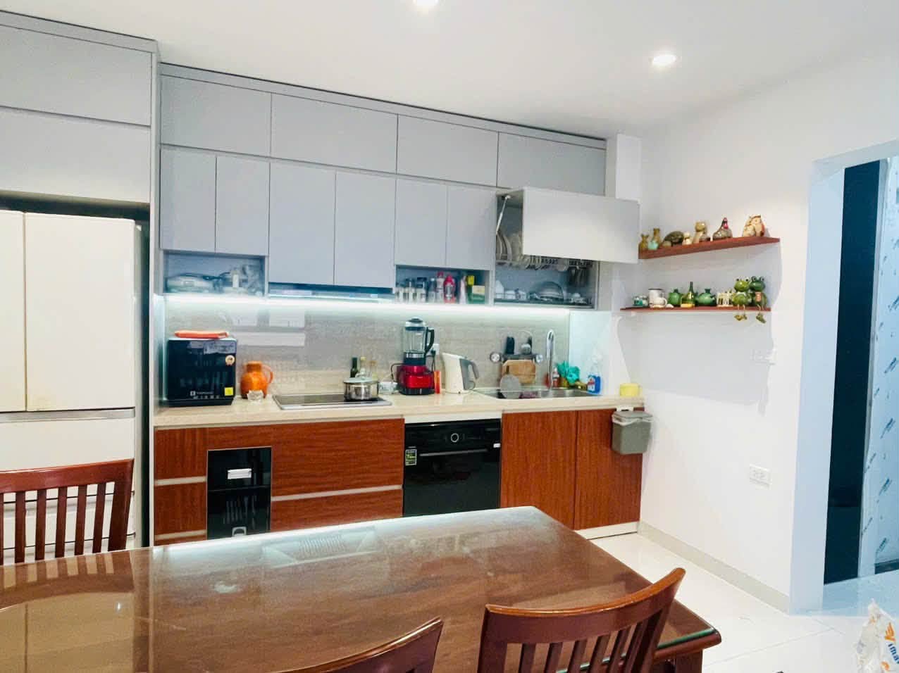 Bán nhà Phạm Ngũ Lão, 65m2, 6 tầng, mặt tiền 11m, 37.5 tỉ, ngõ rộng, kinh doanh homestay 16016330