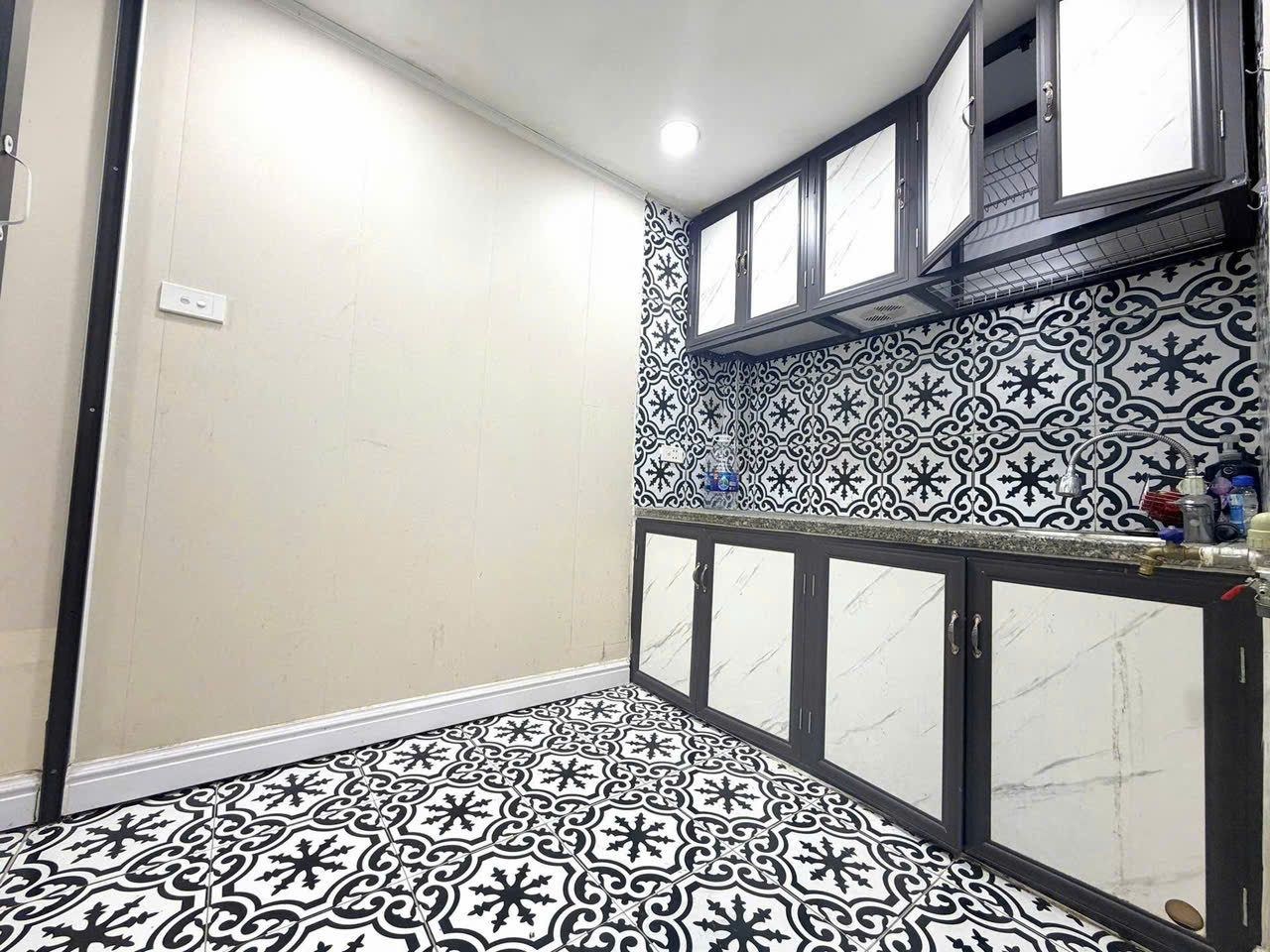 Căn hộ tập thể tầng 1 ở phố Thịnh quang, Đống đa

 16016393