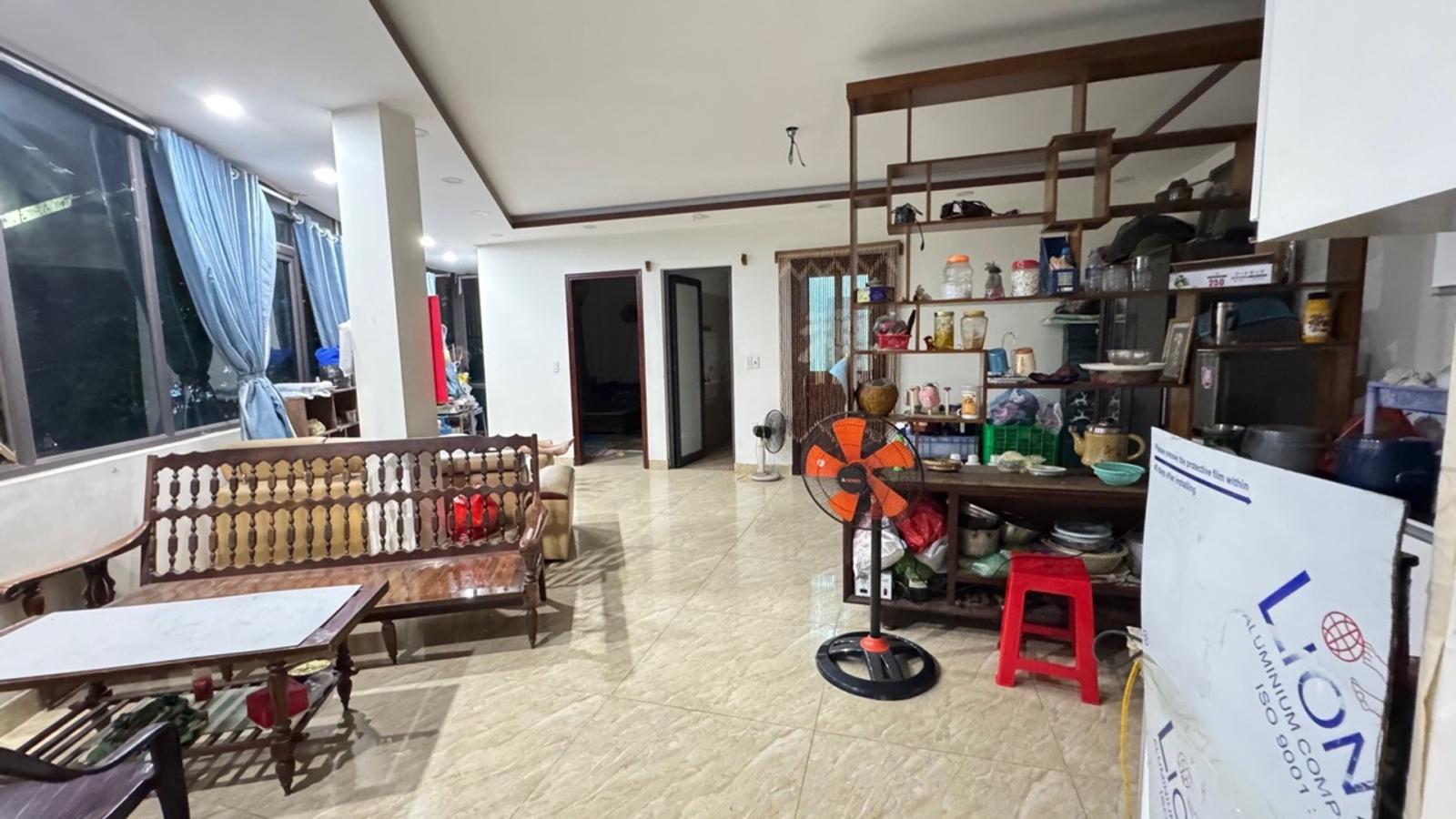 Siêu phẩm mặt phố Hồ Sen - Mặt tiền 13,5m, vỉa hè rộng, vị trí đẹp, kinh doanh sầm uất 16016425