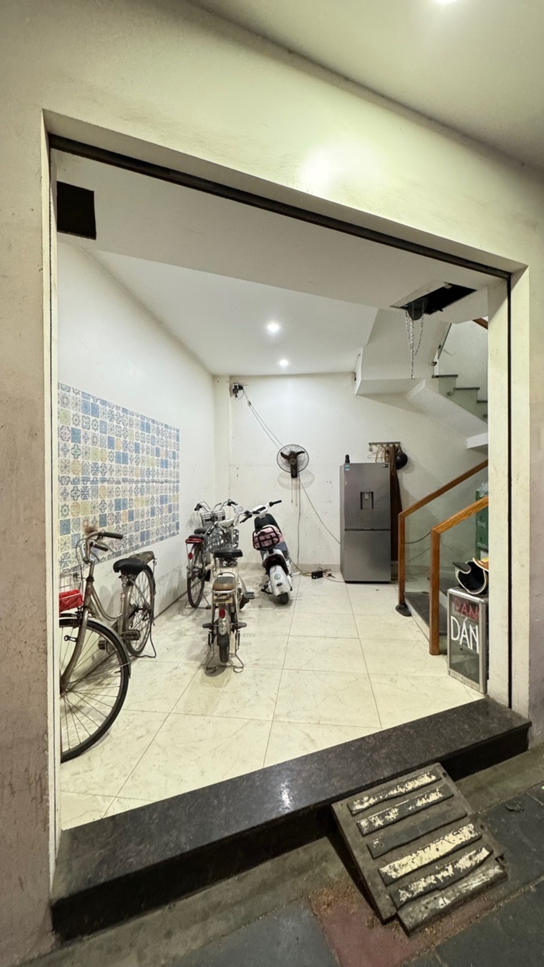 Siêu phẩm mặt phố Hồ Sen - Mặt tiền 13,5m, vỉa hè rộng, vị trí đẹp, kinh doanh sầm uất 16016425