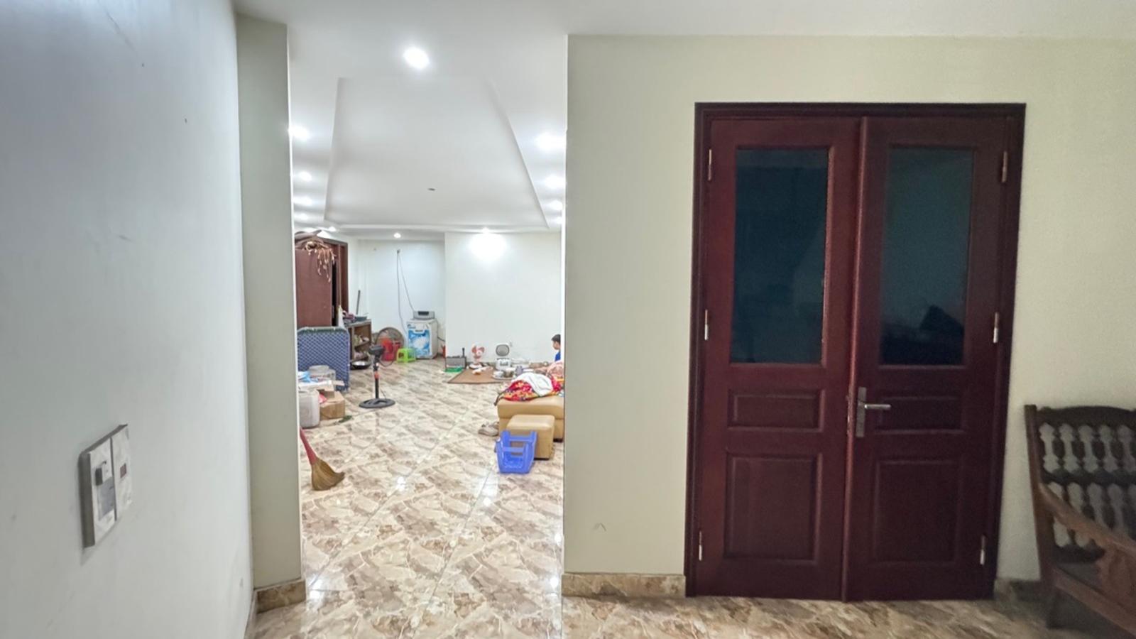 Siêu phẩm mặt phố Hồ Sen - Mặt tiền 13,5m, vỉa hè rộng, vị trí đẹp, kinh doanh sầm uất 16016426