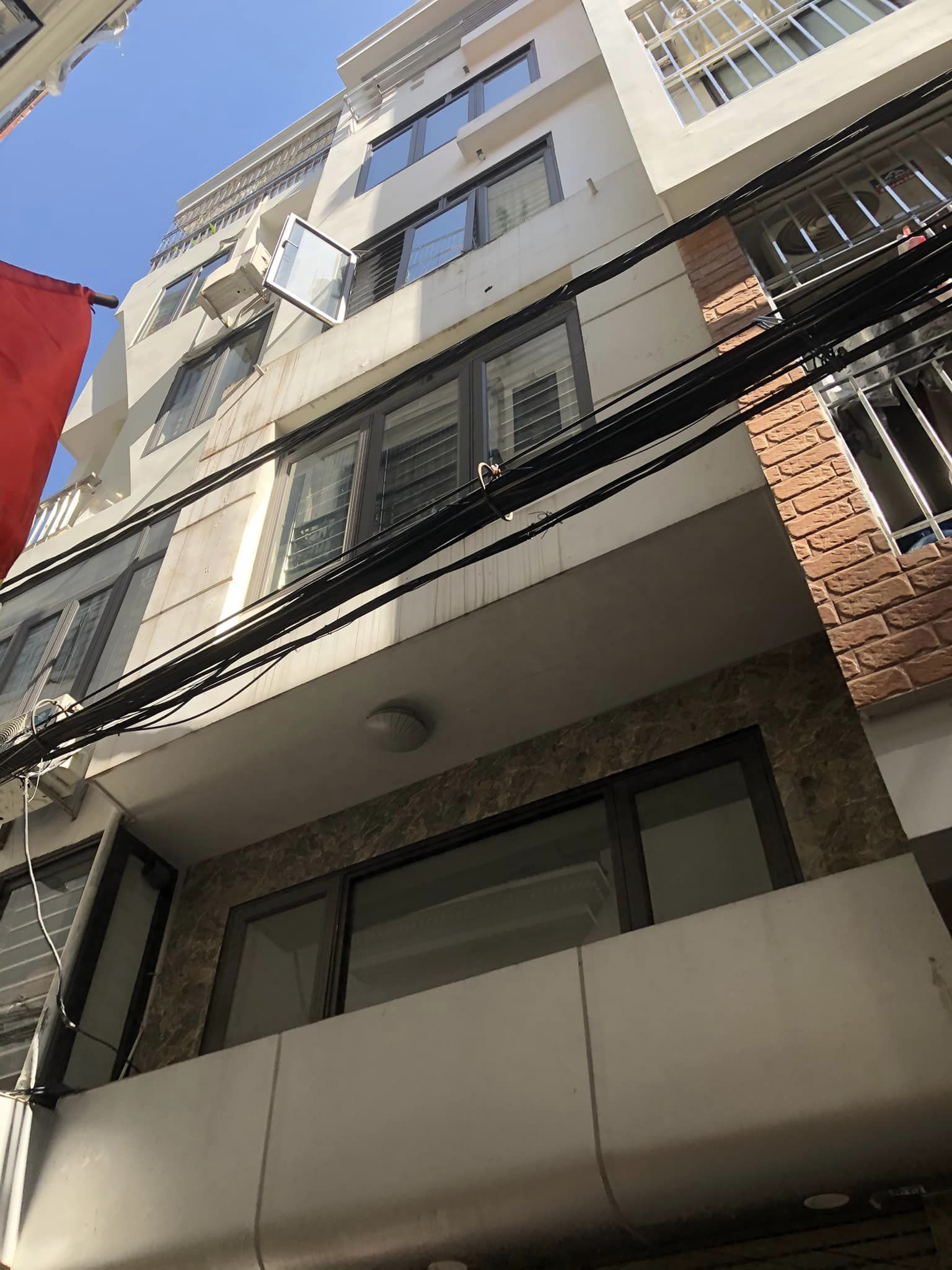 Bán nhà 30m² x 5T Nguyễn Văn Huyên giá 7,6ty 0382 276 666 16016596