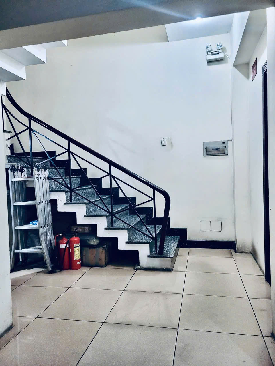 Bán nhà Mặt tiền Nguyễn Kiệm -  gần Thích Quảng Đức, 6,9x23m, hậu 9,2m, 4 Tầng, 28 Tỷ. 16016657