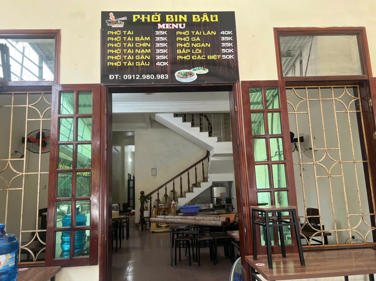 SANG NHƯỢNG QUÁN PHỞ ĐANG HOẠT ĐỘNG TẠI HẢI THƯỢNG LÃN ÔNG, THANH HÓA 16016662