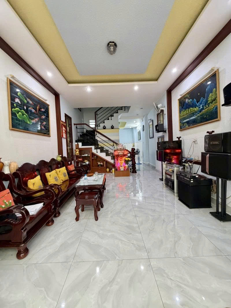 Bán nhà HXH 5m Lạc Long Quân - gần Chợ Vải Tân Bình,  4,2x14m, 3 Tầng - 4PN, 8,5 Tỷ 16016670