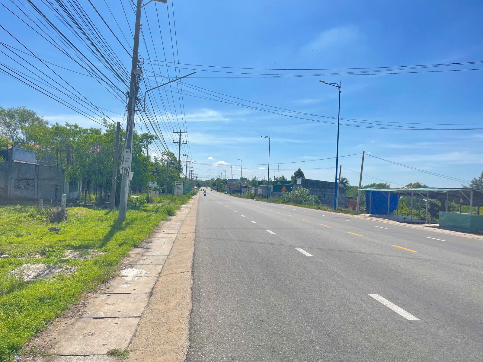 Bán 960m2 đất thổ cư Đường Nguyễn Chí Thanh - LaGi giảm 50% chỉ 5tr/m2 16016708