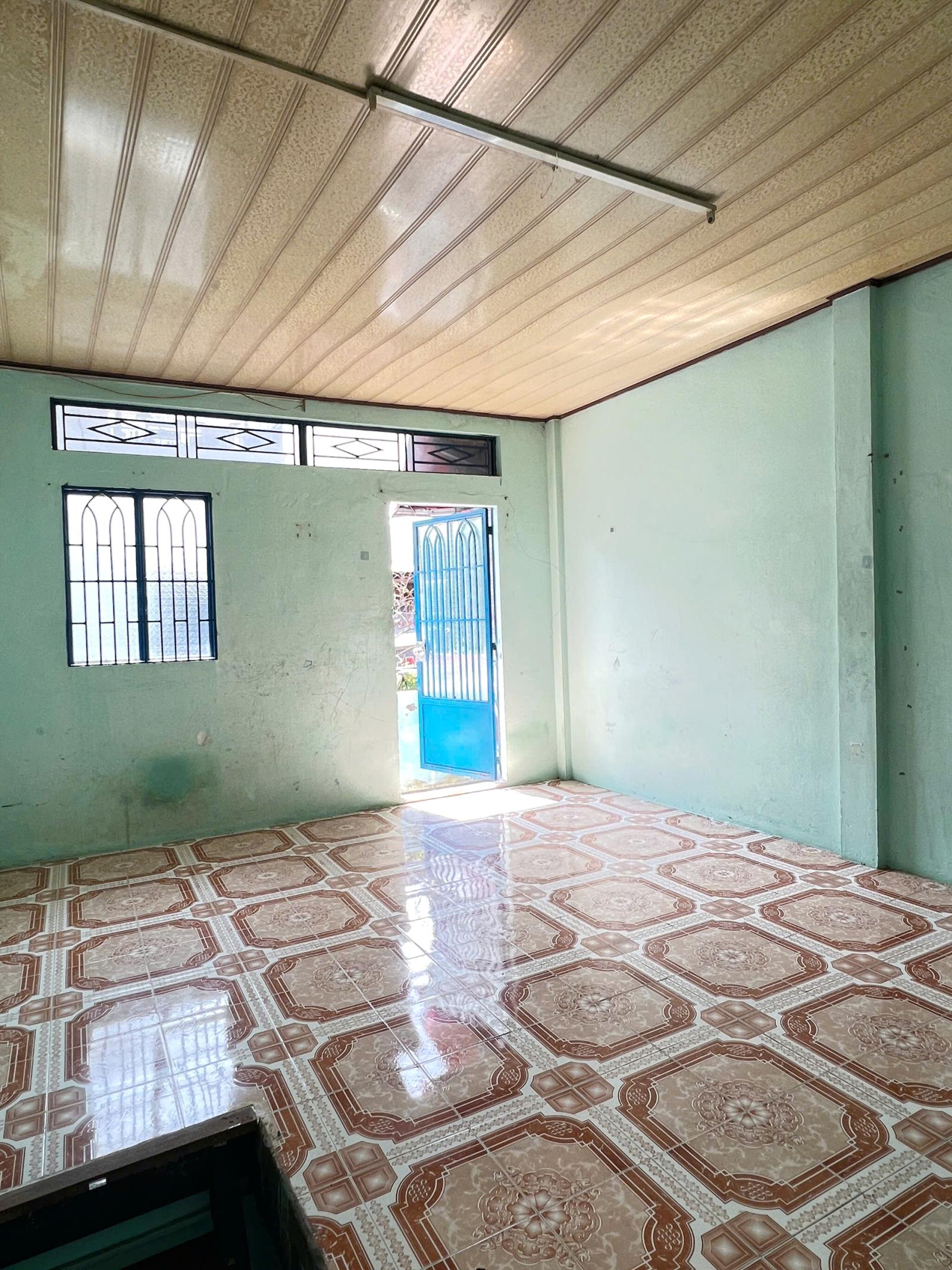 Nhà cấp 4 sát bờ kè hẻm thông Ba Đình P10Q8. 2.98 tỷ 16016746