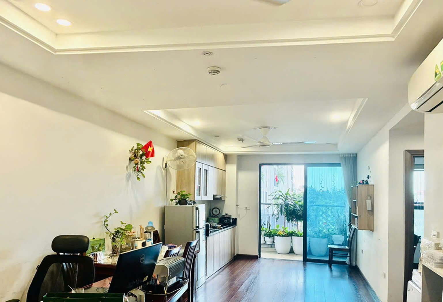 Cần bán căn hộ chính chủ-sổ hồng cầm tay tại toà chung cư SKY CENTRAL 16016763