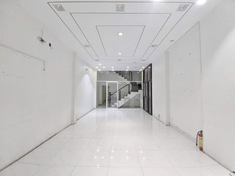 Bán nhà Mặt tiền Gò Dầu, vị trí VIP, ngay Tân Sơn Nhì, 4,3x16m, 4 T - 4PN, HĐT 30tr, 16,9 Tỷ. 16016871