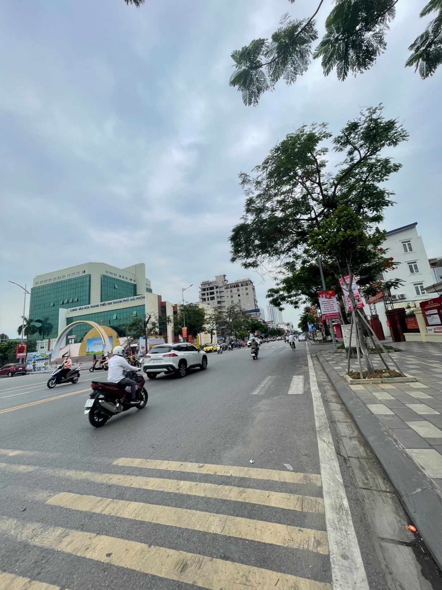 Mặt đường Lạch Tray - 73m2, view công viên cây xanh, giá 19,5 tỷ 16016873