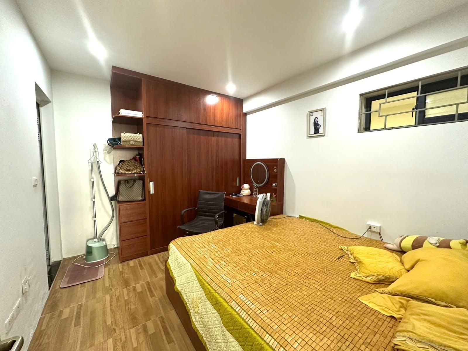Bán nhà mặt phố Hàng Lược, 30m2, 4 tầng, 16.5 tỉ, vỉa hè, cho thuê 22tr/tháng 16016965