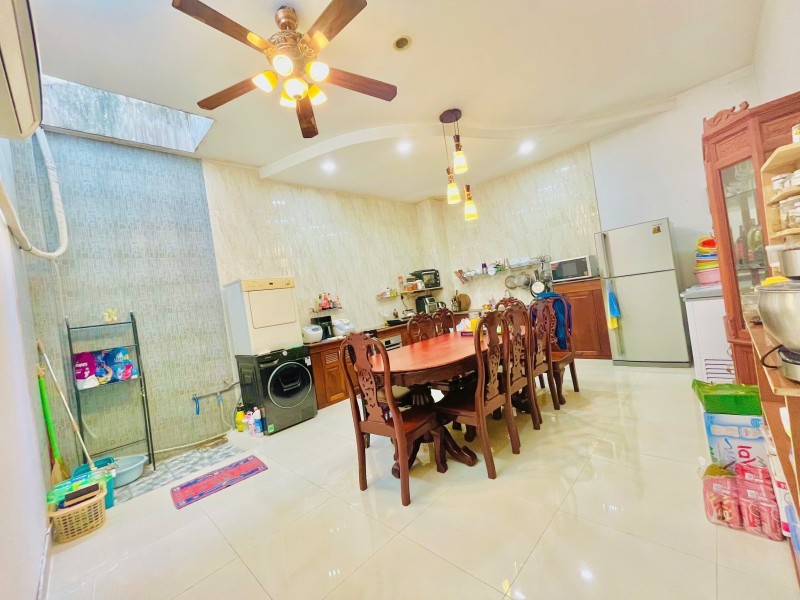 Bán nhà  đường số 8, Tam Phú, Thủ Đức, TP HCM. DT 120m2, 2 tầng, giá 7.58 tỷ, sổ hồng riêng. 16016977