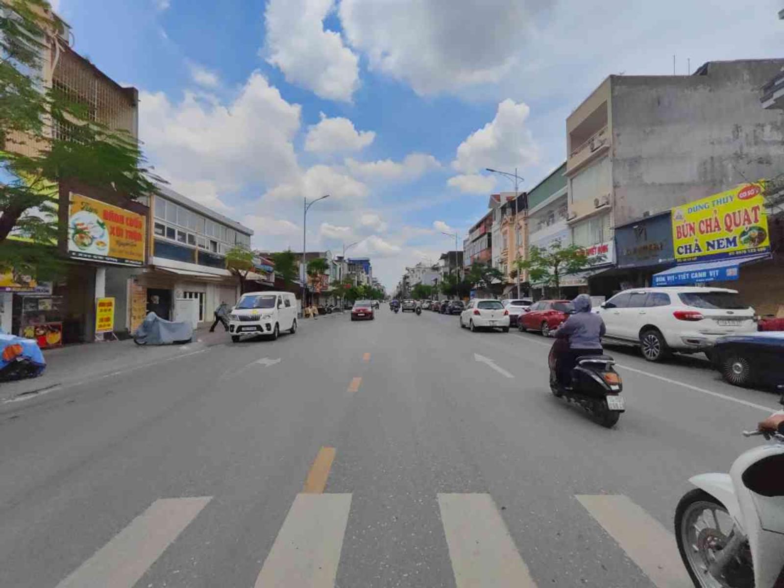 Bán nhà mặt đường Lê Lợi - Đang cho thuê 20 triệu/ tháng, giá 18 tỷ 16017037