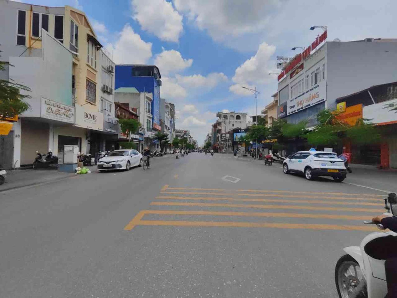 Bán nhà mặt đường Lê Lợi - Đang cho thuê 20 triệu/ tháng, giá 18 tỷ 16017037