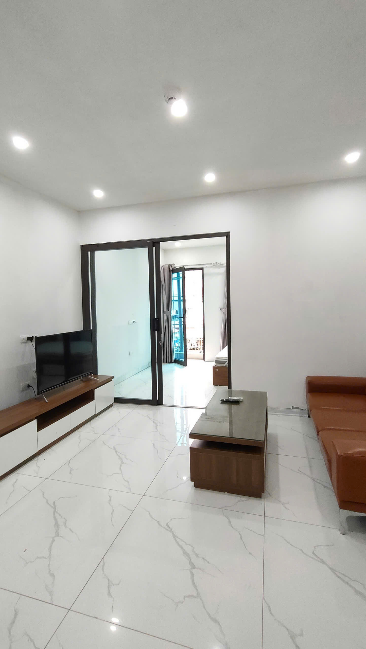 Cho Thuê 1Pm 1Pk thoáng & Full đồ đẹp Ngõ 112 Trung Liệt, Đống Đa 16017222