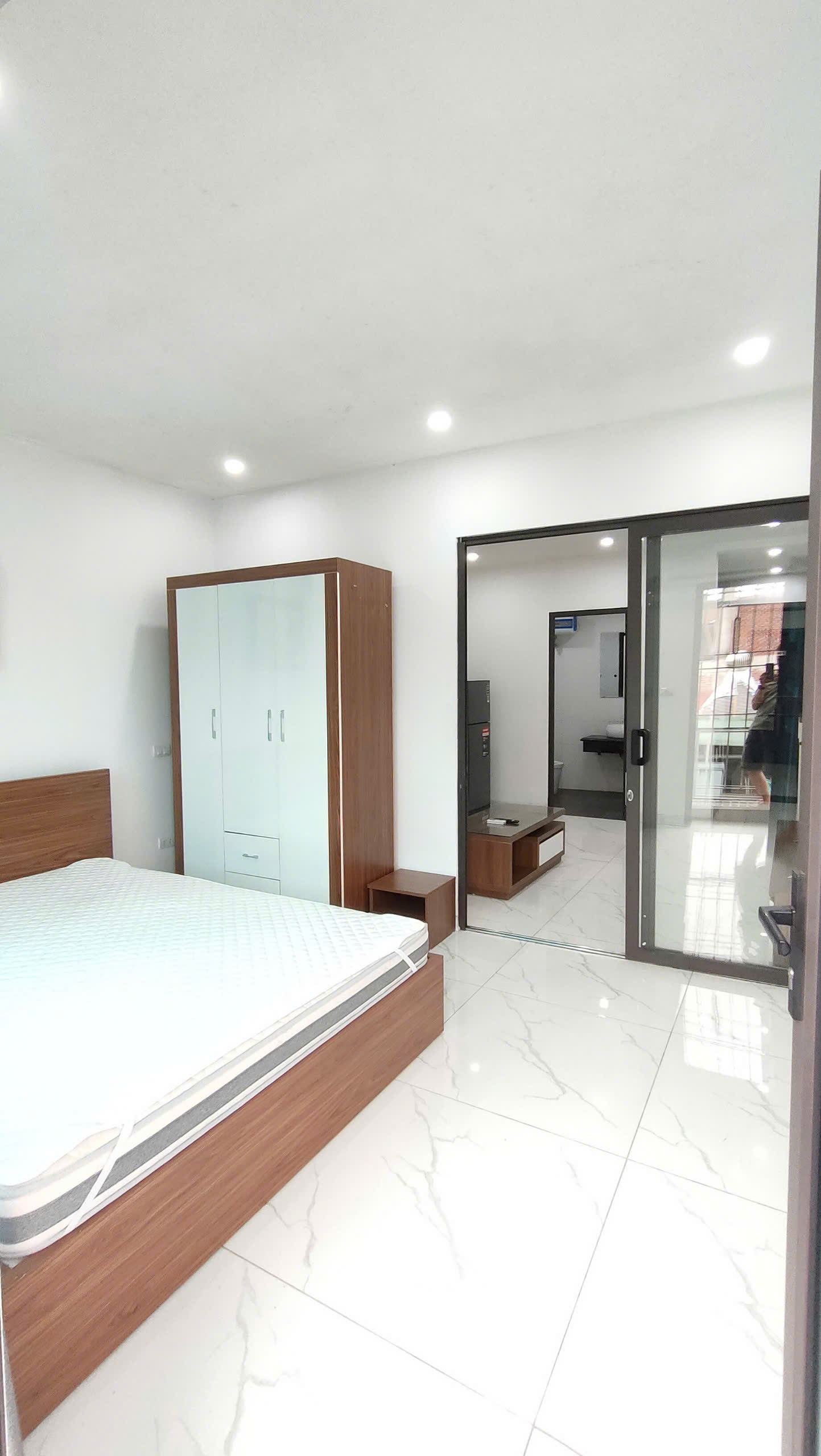 Cho Thuê 1Pm 1Pk thoáng & Full đồ đẹp Ngõ 112 Trung Liệt, Đống Đa 16017222