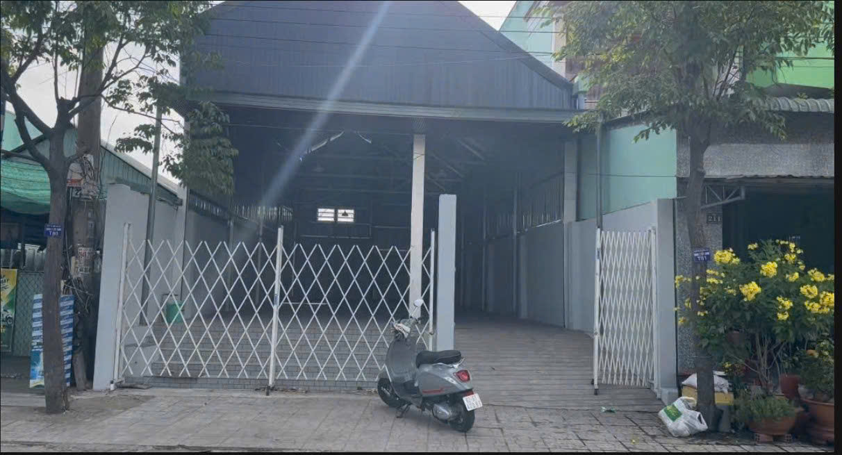 BÁN HOẶC CHO THUÊ NHÀ MẶT TIỀN NGUYỄN VĂN TUÔI – HUYỆN BẾN LỨC, TỈNH LONG AN - VỊ TRÍ ĐẸP, KINH 16017243