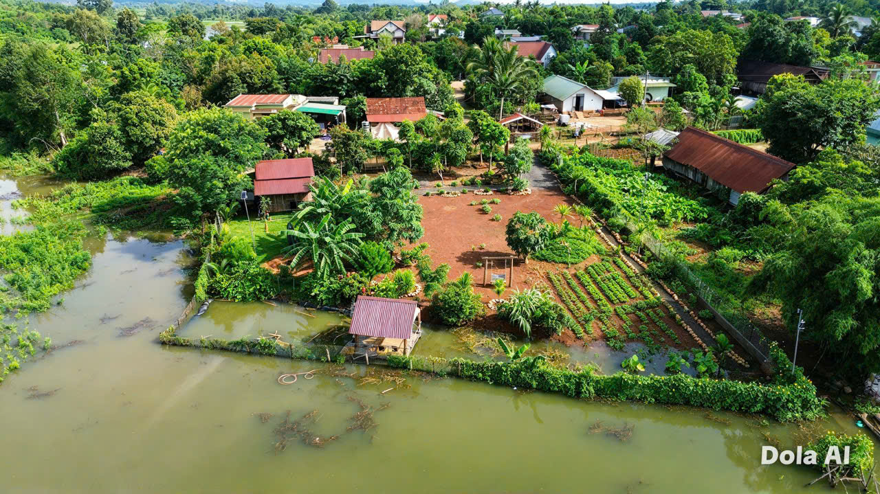 Chỉ 2 tỷ xxx sở hữu quỹ đất đẹp view hồ, nhà gỗ sẵn, mặt tiền đường bê tông, đường quy hoạch 12m 16017248