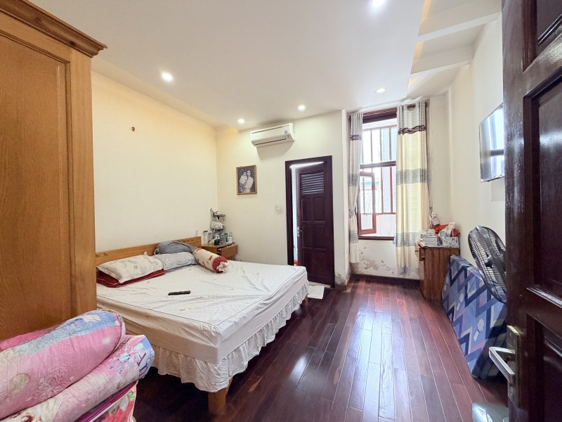 ►  Nhà Mặt Tiền Trung Tâm Đà Nẵng, 4 tầng Nội Thất Gỗ Cao Cấp Giảm Sâu 3.5 tỷ còn nhỉnh 10 tỷ 16017309