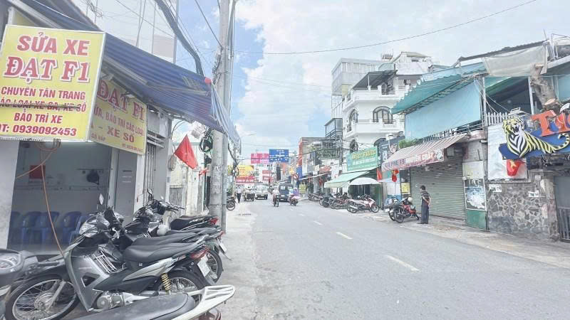 Bán Đất - Mặt tiền Nguyên Hồng - gần Phạm Văn Đồng, 4,8x26m, nở hậu L 10m, chỉ 28,5 Tỷ. 16017323