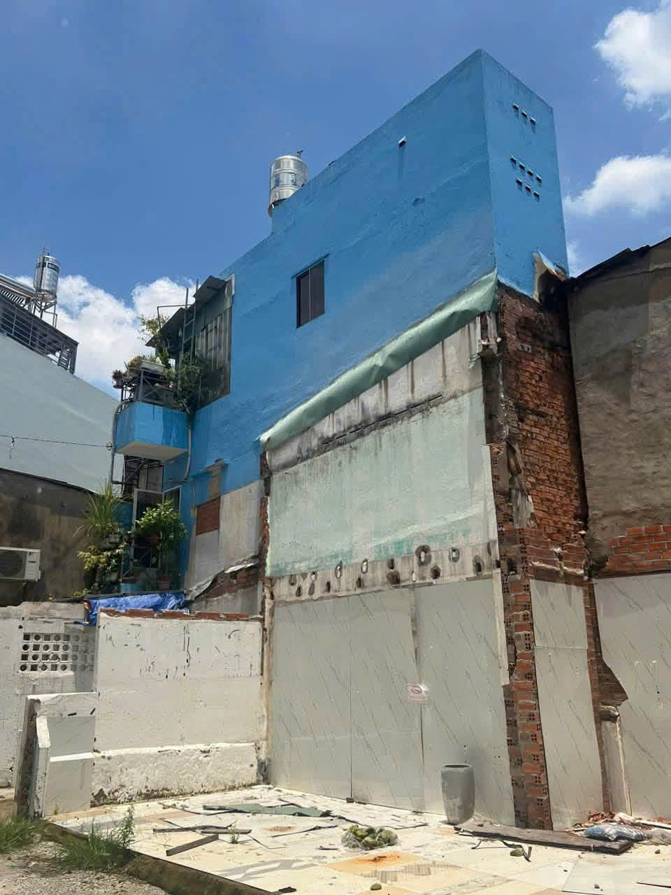 Bán Đất - Mặt tiền Nguyên Hồng - gần Phạm Văn Đồng, 4,8x26m, nở hậu L 10m, chỉ 28,5 Tỷ. 16017323