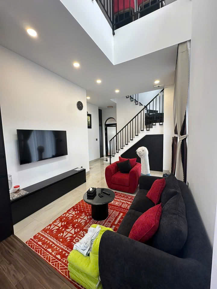 Cho thuê home mới xây sân đậu ô tô view đẹp giá 17 triệu đường Nam Hồ Đà Lạt Lâm Đồng 16017510
