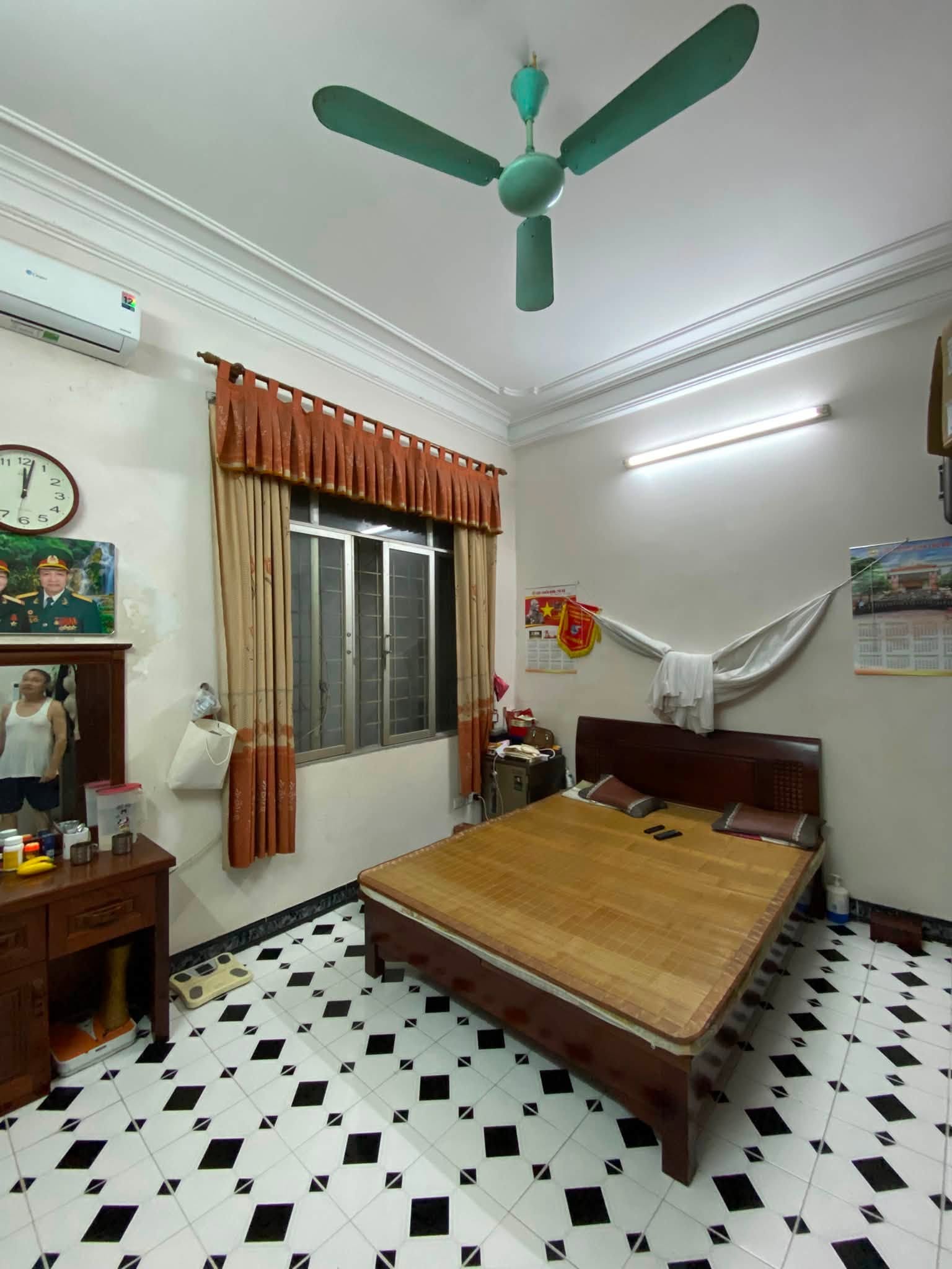 Chính chủ bán nhà phố Lê Thanh Nghị, 60m2, 4 tầng, mặt tiền 4.5m, 17.5 tỉ, ngõ xe máy quay đầu 16017561