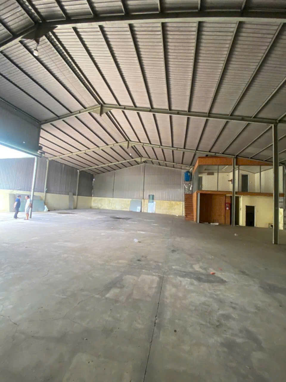 LÊ THỊ RIÊNG – QUẬN 12 - KHO XƯỞNG 650M² – XE TẢI 10 TẤN GIÁ CHỈ 45 TRIỆU 16017582