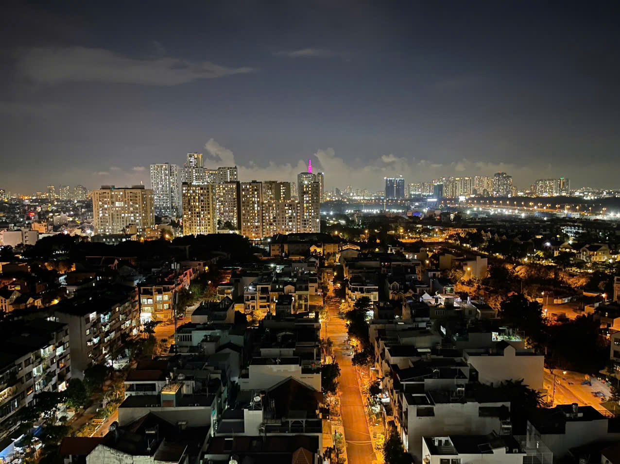 Bán căn chung cư Q2, P. Bình Trưng, Bluesky tower. 57m2 2PN giá 2,250 Full thuế phí. giao nhà ngay 16017607