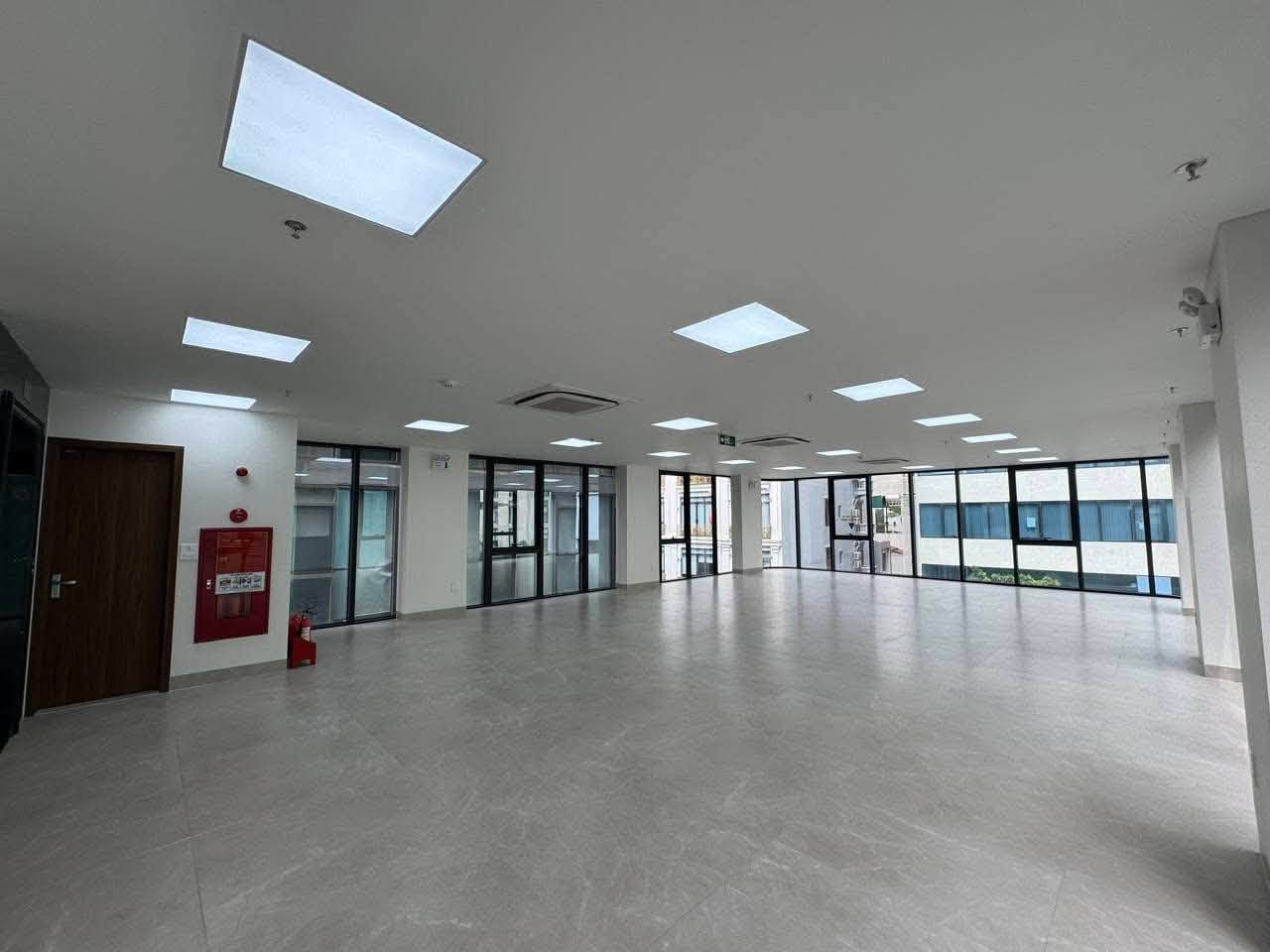 TÒA VĂN PHÒNG MẶT PHỐ VƯƠNG THỪA VŨ – 160M² – MT 9M – 9 TẦNG – 1 HẦM – 3 THOÁNG – VỈA HÈ – KINH 16017612