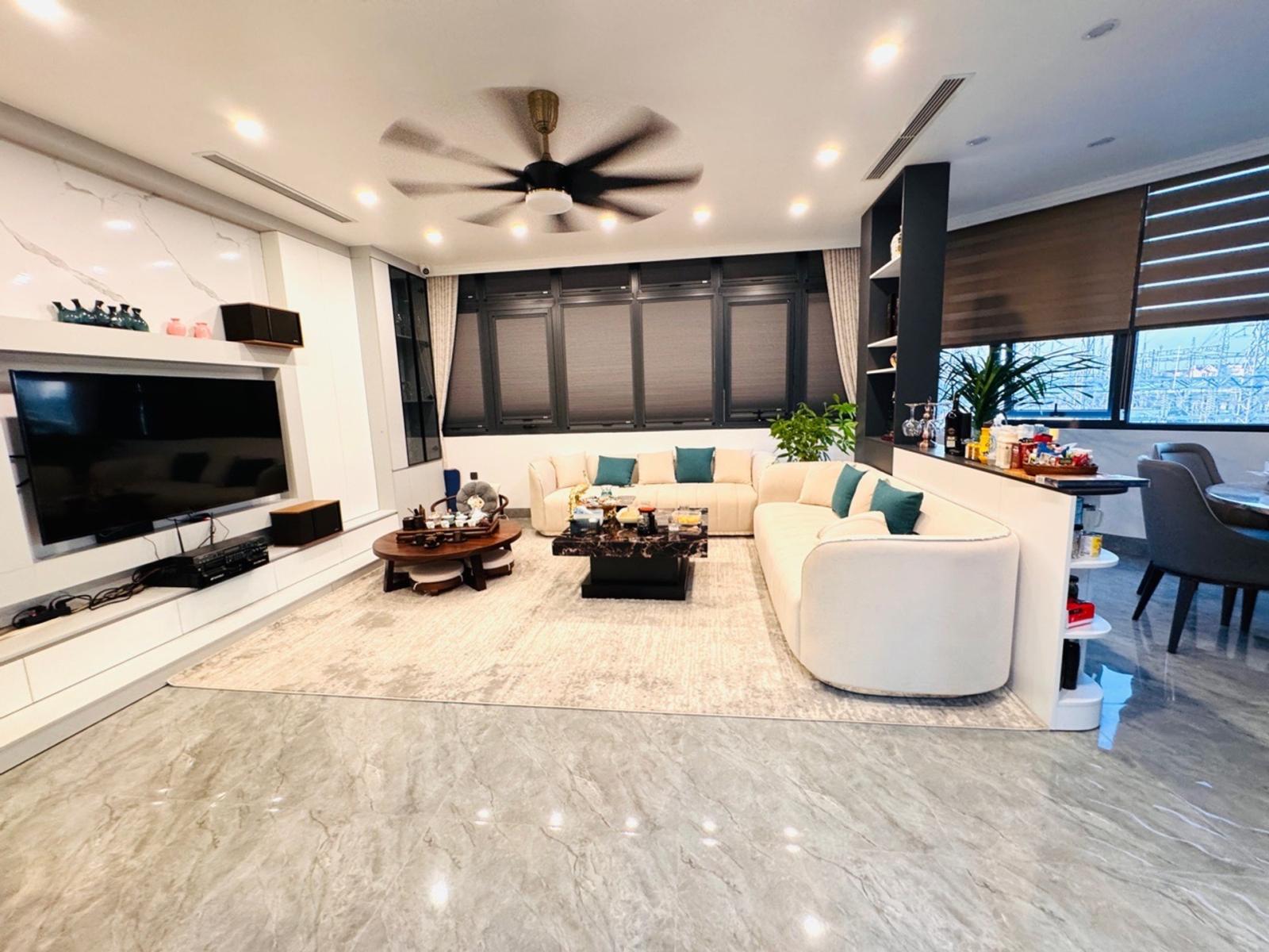 Mặt phố Viêt Hưng 3 mặt thoáng lô góc 33 tỷ 90m, thang máy 16017726