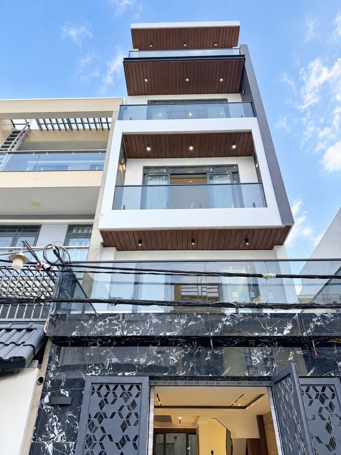 Siêu Phẩm 5 Tầng - Chủ xây từ Móng - Lâm Văn Bền 76m2 - Nội thất Cao cấp - chỉ 17.85 tỷ 16017738
