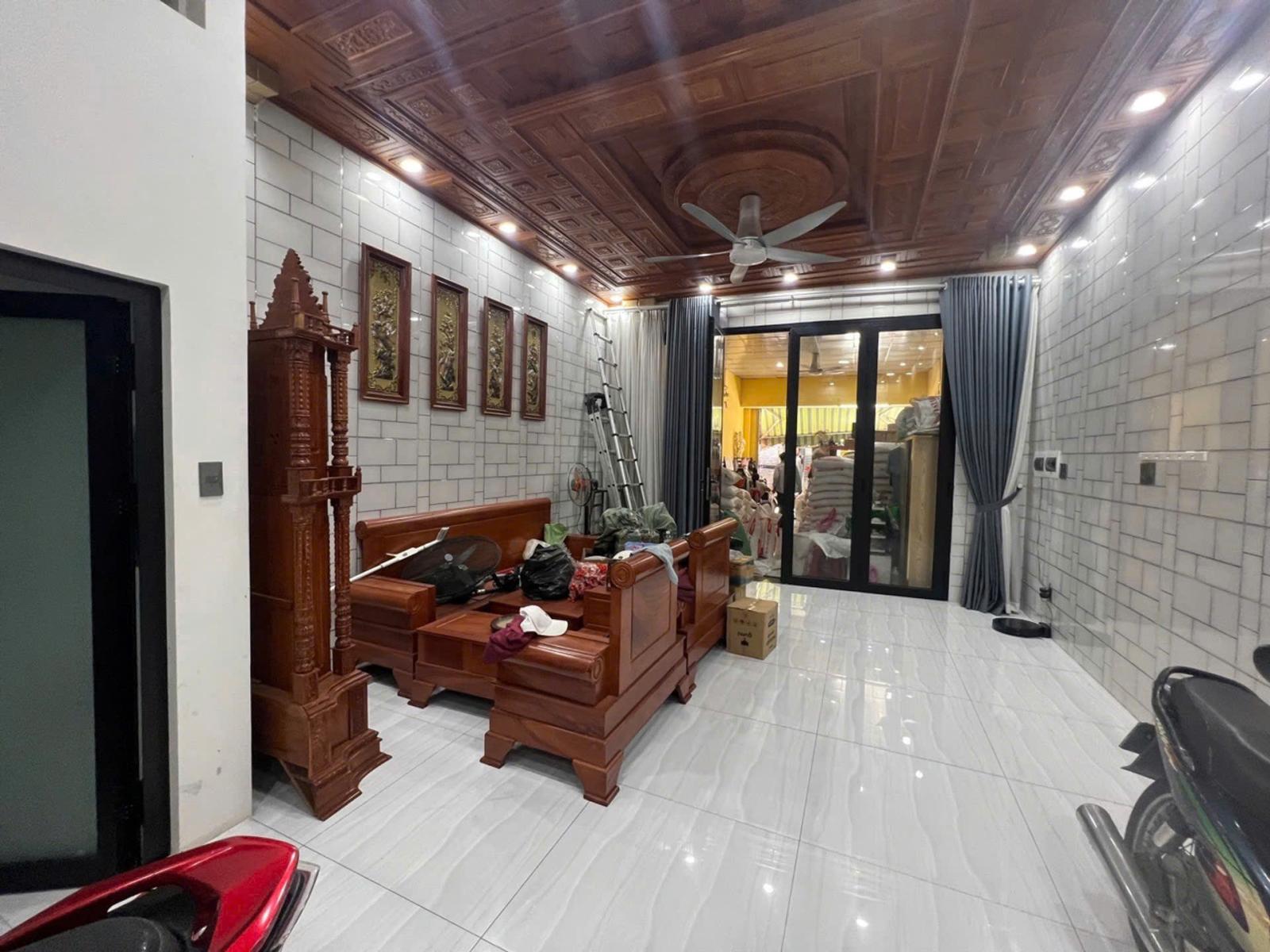 Mặt tiền Kinh doanh - Bùi Văn Ba 82m2 5tầng 3PN rộng, Nội thất xịn - Ngang 4.8m - chỉ 10tỷ 16017772
