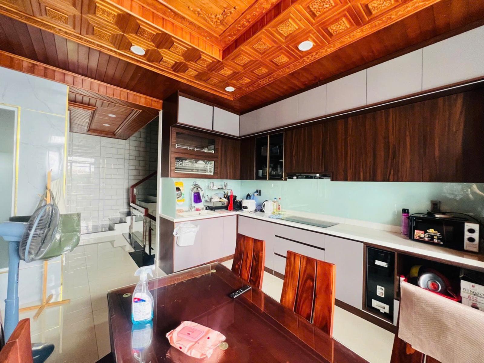 Mặt tiền Kinh doanh - Bùi Văn Ba 82m2 5tầng 3PN rộng, Nội thất xịn - Ngang 4.8m - chỉ 10tỷ 16017772