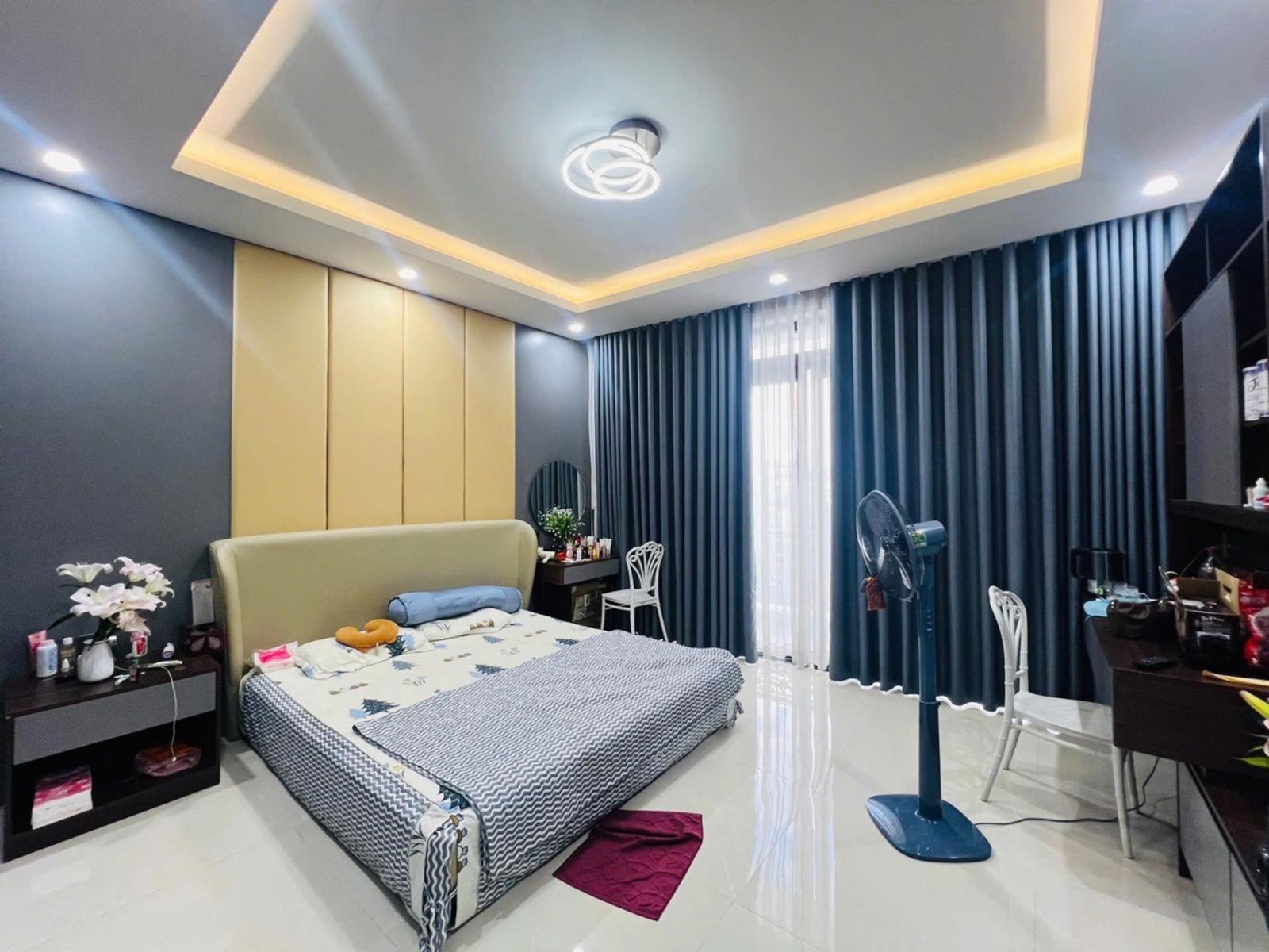 Mặt tiền Kinh doanh - Bùi Văn Ba 82m2 5tầng 3PN rộng, Nội thất xịn - Ngang 4.8m - chỉ 10tỷ 16017772