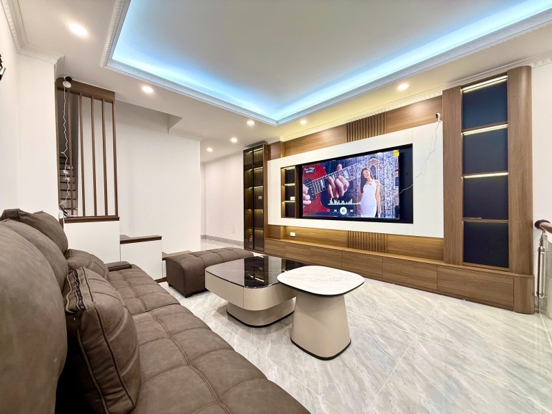 Bán nhà Bát Khối,Long Biên 7 tầng,56m,mt4m oto vào nhà nhỉnh 11 tỷ  16017774