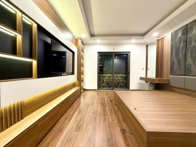 Bán nhà Bát Khối,Long Biên 7 tầng,56m,mt4m oto vào nhà nhỉnh 11 tỷ  16017774