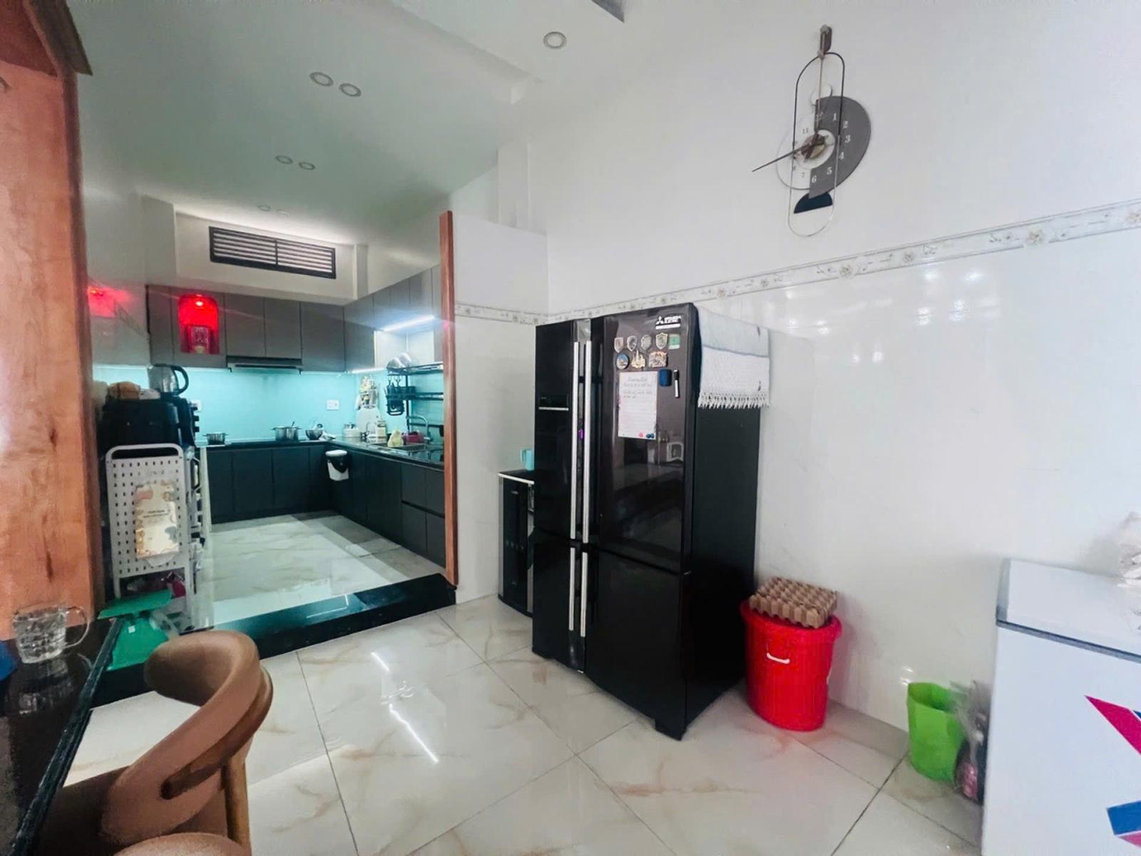 Bán Biệt thự Sân Vườn 415m2 2 tầng 5PN - Lý Phục Man - Đường nhựa 8m, Ngang 17m - chỉ 32 tỷ 16017786