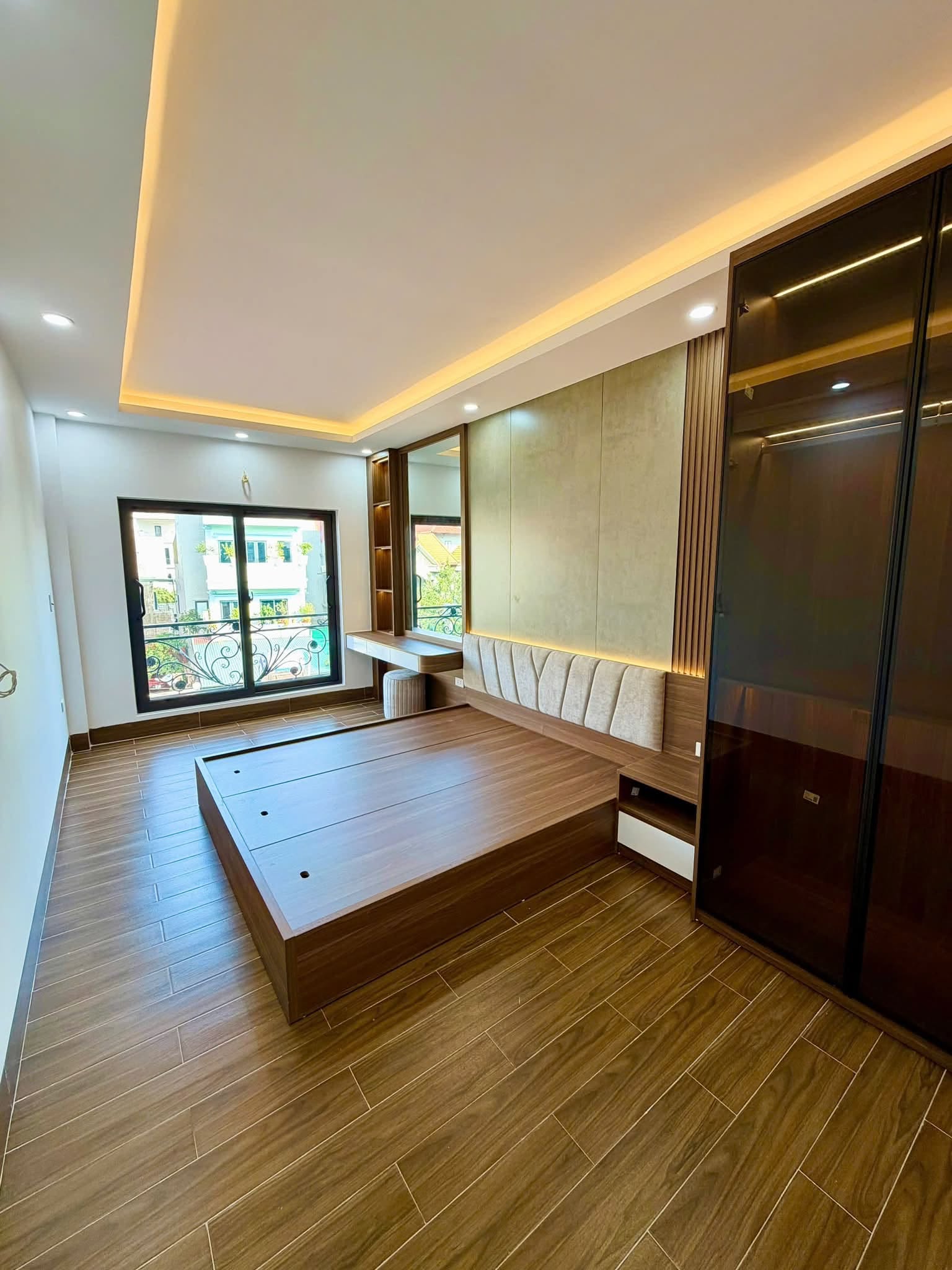 Bán nhà 5 tầng thang máy mới đẹp Lê Đại Hành, 38m2, mặt tiền 4.4m, 14 tỷ 16017798