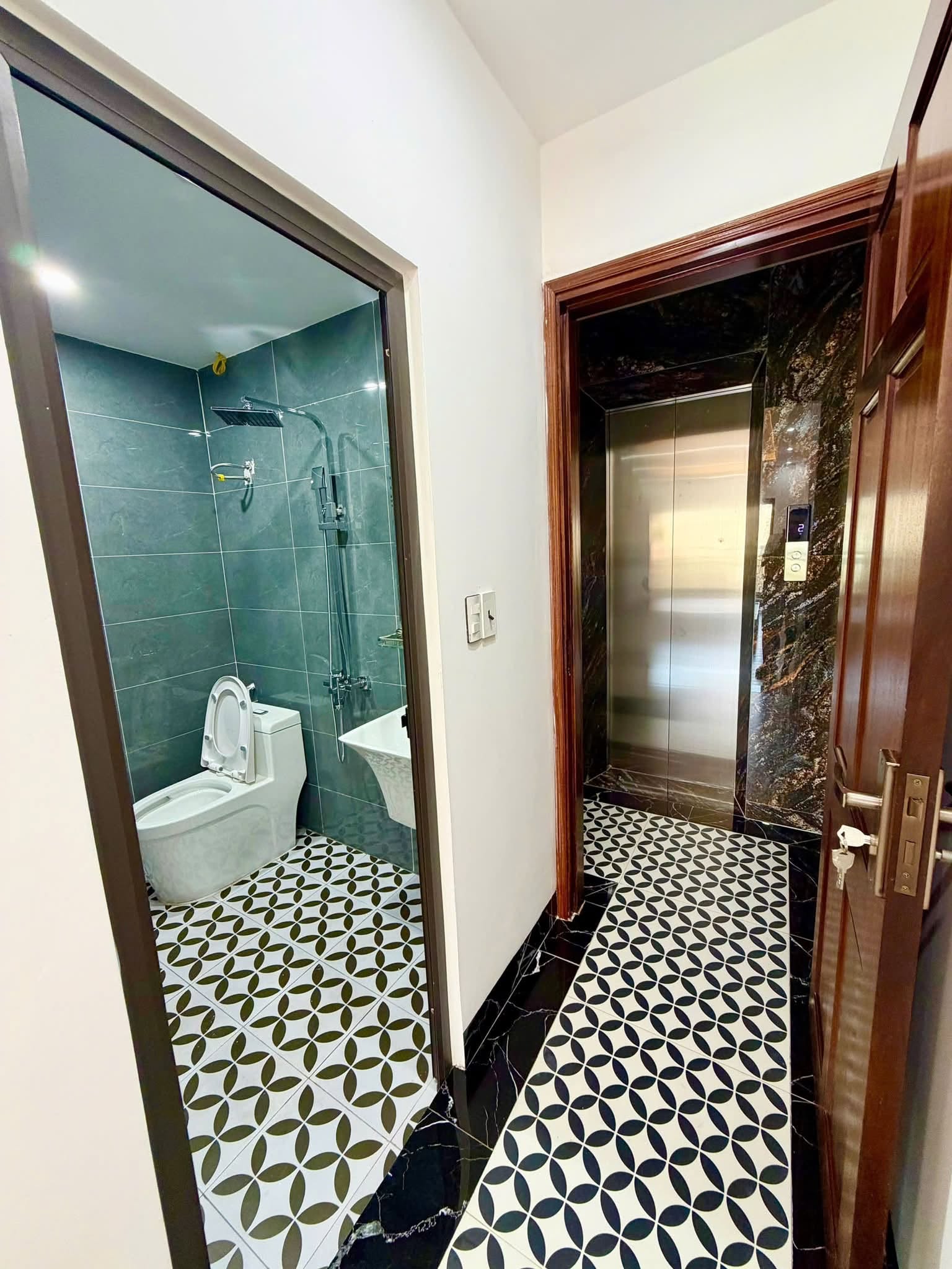 Bán nhà 5 tầng thang máy mới đẹp Lê Đại Hành, 38m2, mặt tiền 4.4m, 14 tỷ 16017798