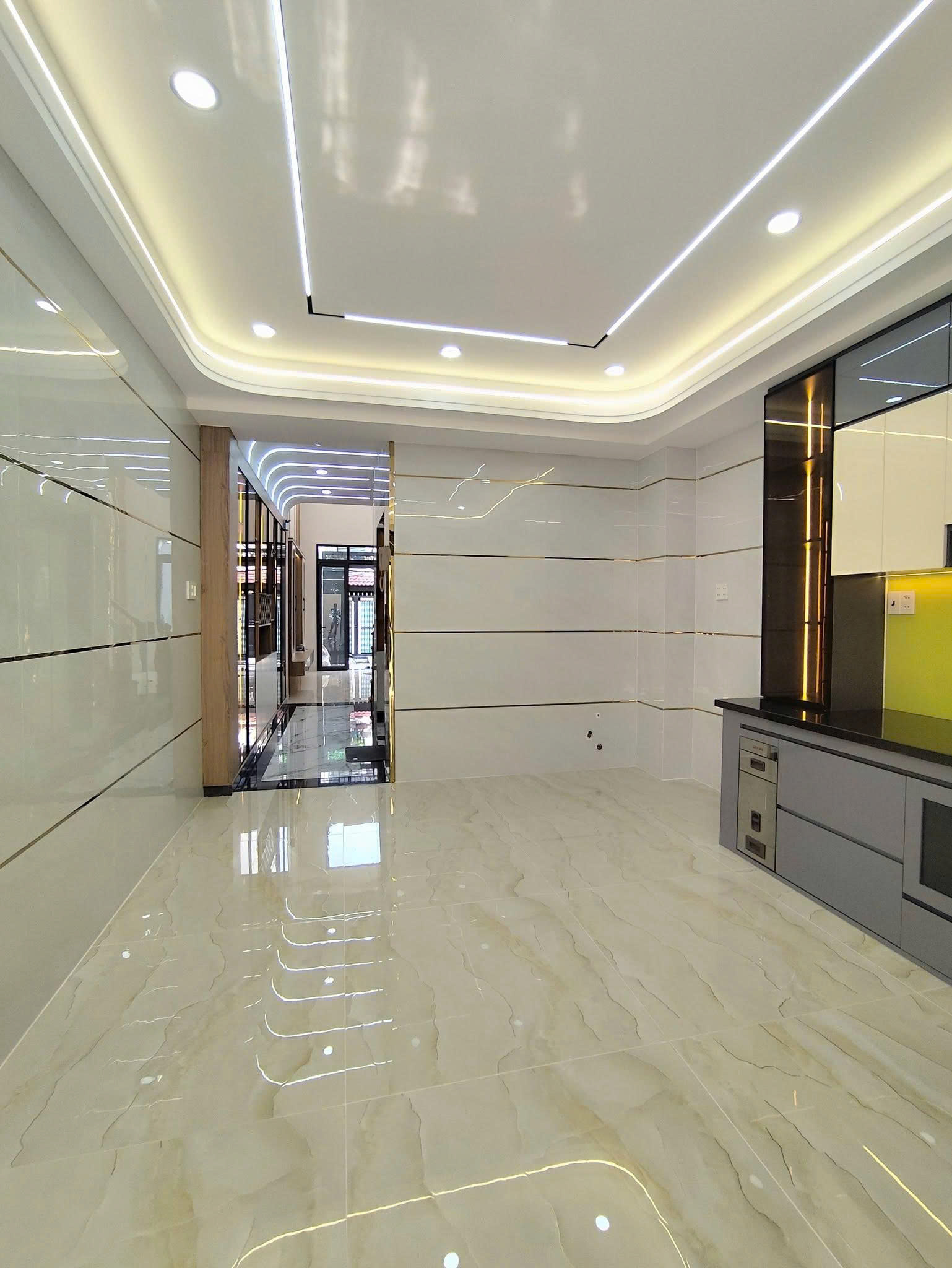 Bán nhà Hẻm 8m Lê Văn Quới - gần Tô Hiệu, 4x20m, 6 Tấm - thang máy, 7PN, full nội thất, 9,8 Tỷ 16017843