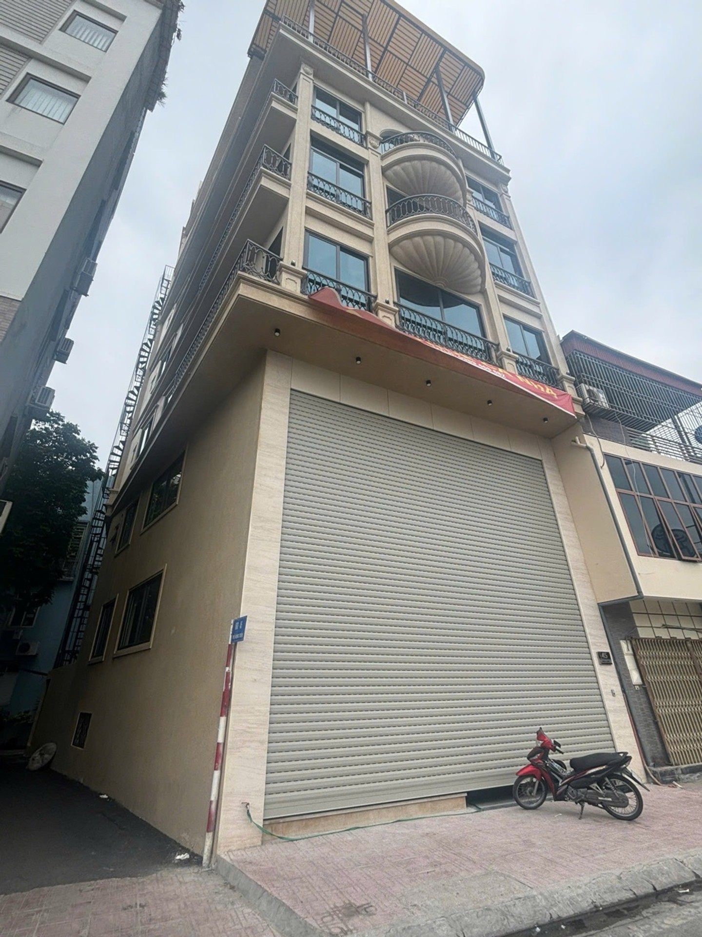 Mặt phố siêu vip Lô Góc 68 tỷ 160m Hồng Tiến,Long Biên 16017976