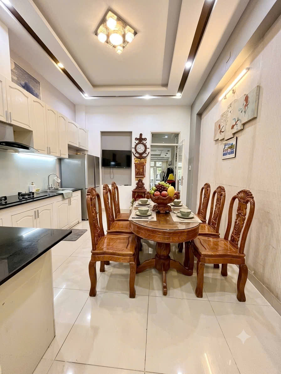 Đối diện Sân Golf TSN - 83M² - 4 Tầng - Hẻm xe Hơi Thông - Quang Trung 16018003