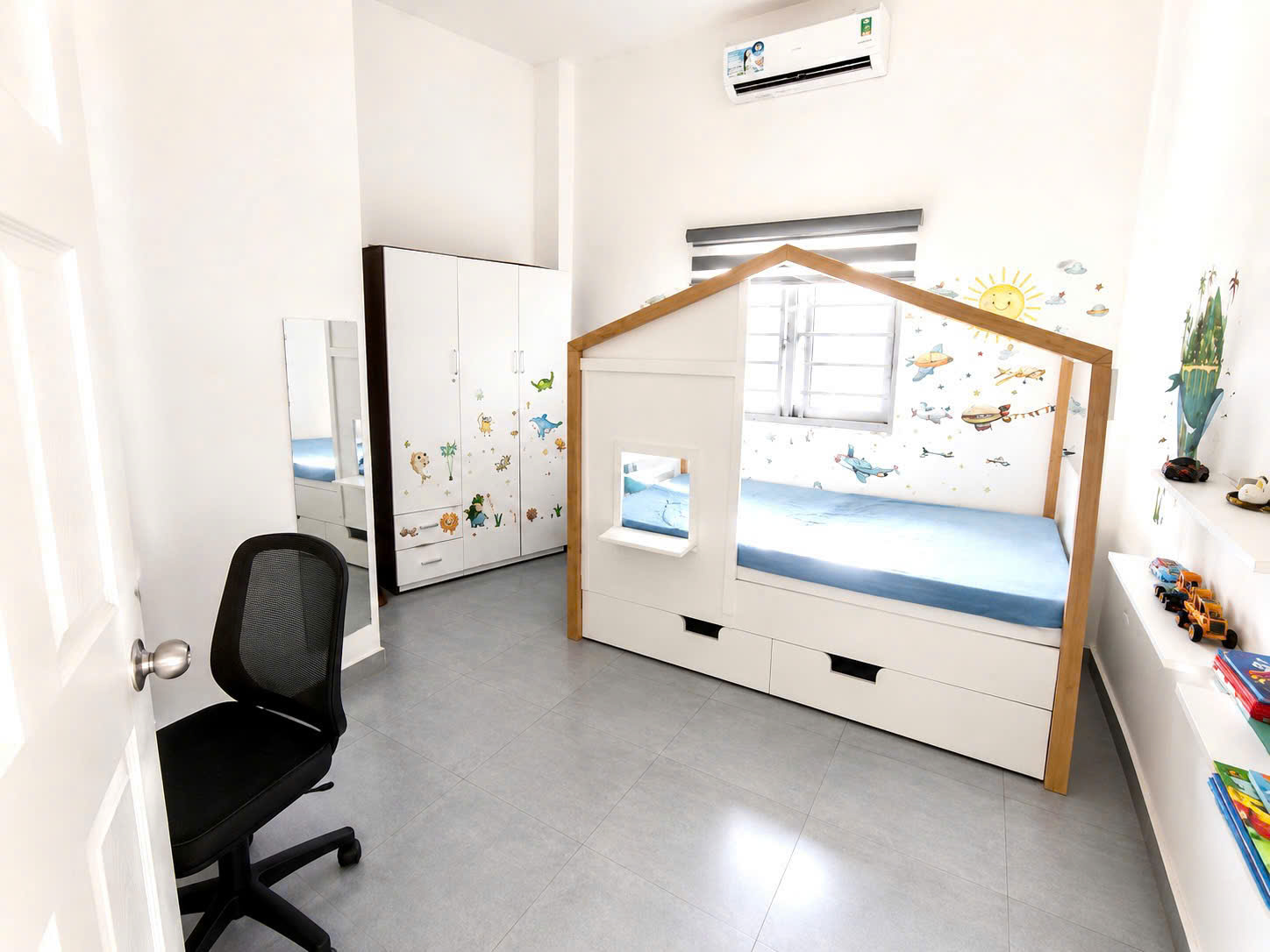 Bán nhà Quận 7 - Huỳnh Tấn Phát 110m2 2tầng 2PN Master - Ngang 7.3m, Xe hơi đỗ cửa, 7tỷ350 16018028