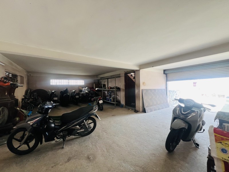 Bán nhà Mặt tiền Quốc lộ 13 cũ - giao QL 1A, 12,8x30m, 4 Tầng - có Hầm, full thổ, chỉ 32,9 Tỷ. 16018099