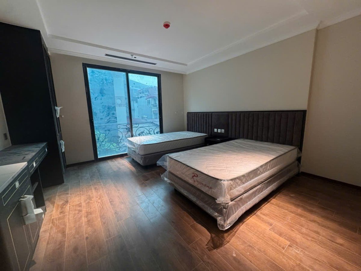 Bán Nhà Mặt Phố Giảng Võ. Đống Đa. Thang Máy. Lô Góc. Ô Tô. Vỉa Hè. DT 112m2. Giá 77.5 Tỷ. 16018103