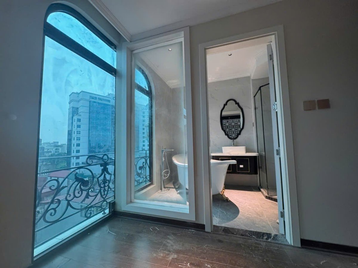 Bán Nhà Mặt Phố Giảng Võ. Đống Đa. Thang Máy. Lô Góc. Ô Tô. Vỉa Hè. DT 112m2. Giá 77.5 Tỷ. 16018103
