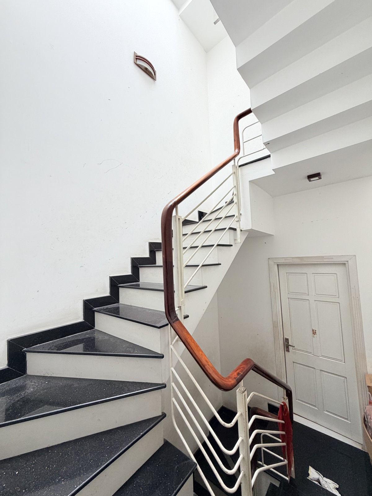 GIẢM 300 TRIỆU – NHÀ ĐẸP GÒ VẤP, 4 TẦNG – HẺM XE HƠI QUAY ĐẦU! 16018104