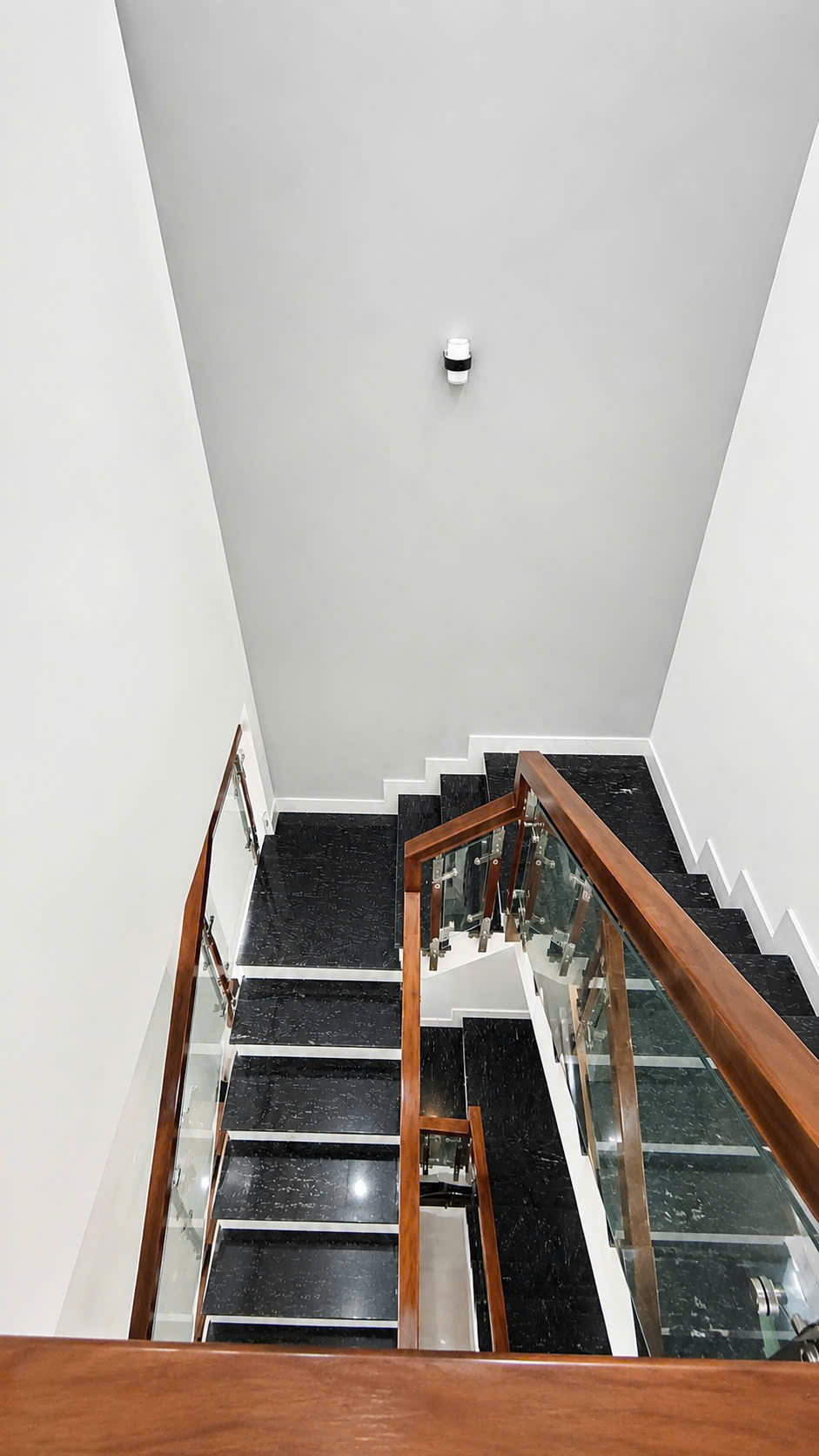Bán nhà Quận 7 - Huỳnh Tấn Phát 61m2 3tầng 3PN - Tặng nội thất Cao cấp - sát HXH, 6tỷ950 16018117