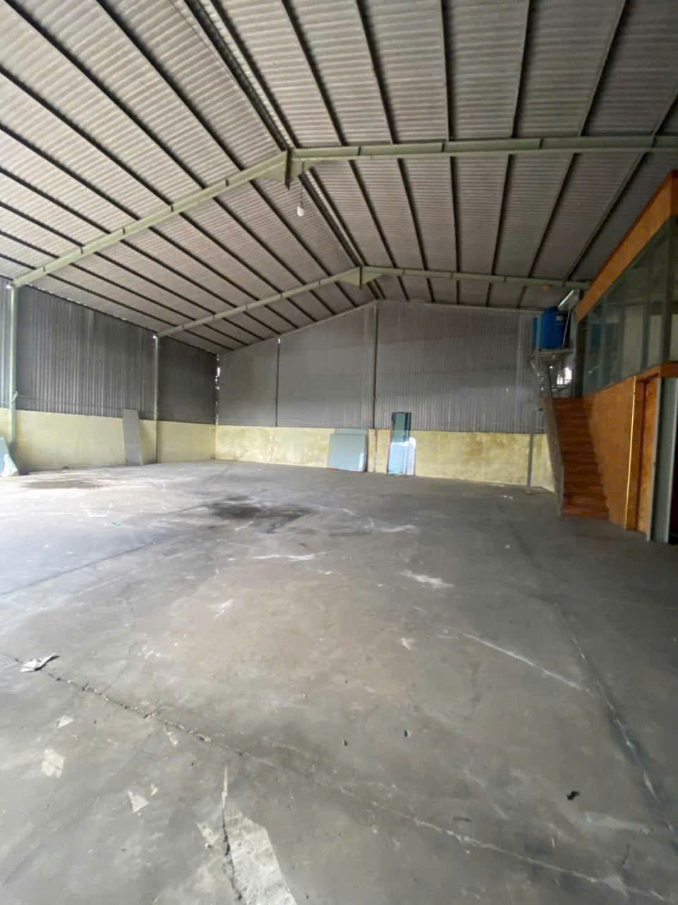 LÊ THỊ RIÊNG – QUẬN 12 - KHO XƯỞNG 650M² – XE TẢI 10 TẤN GIÁ CHỈ 45 TRIỆU 16018173